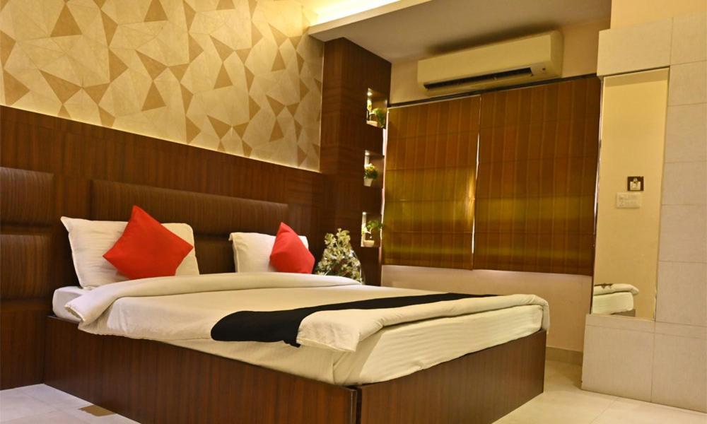 Hotel Royal Cottage Kanpur Bagian luar foto