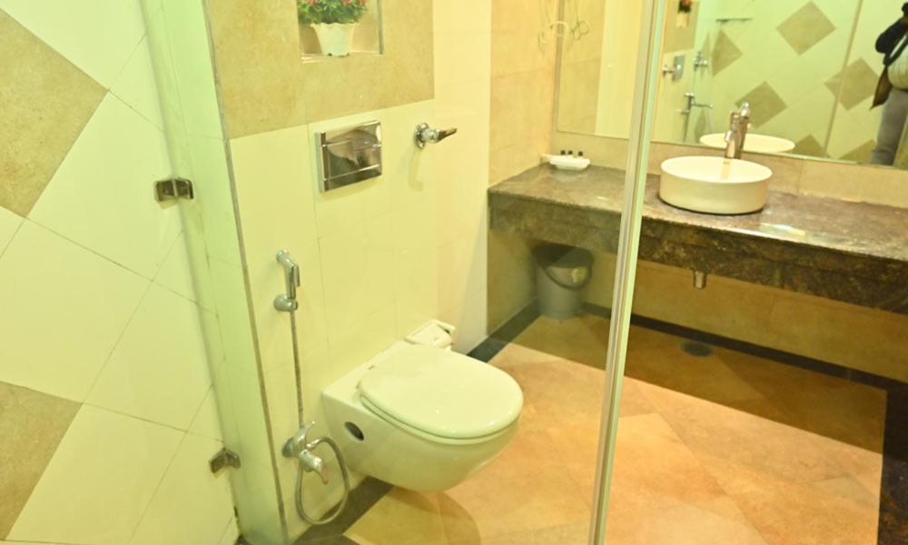 Hotel Royal Cottage Kanpur Bagian luar foto