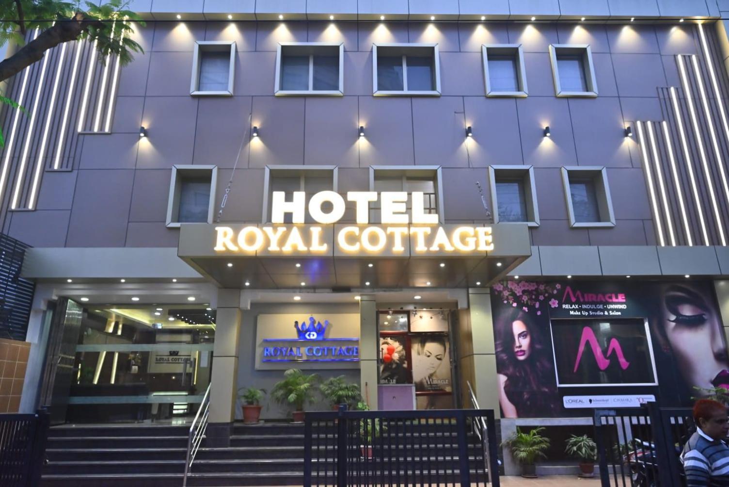 Hotel Royal Cottage Kanpur Bagian luar foto