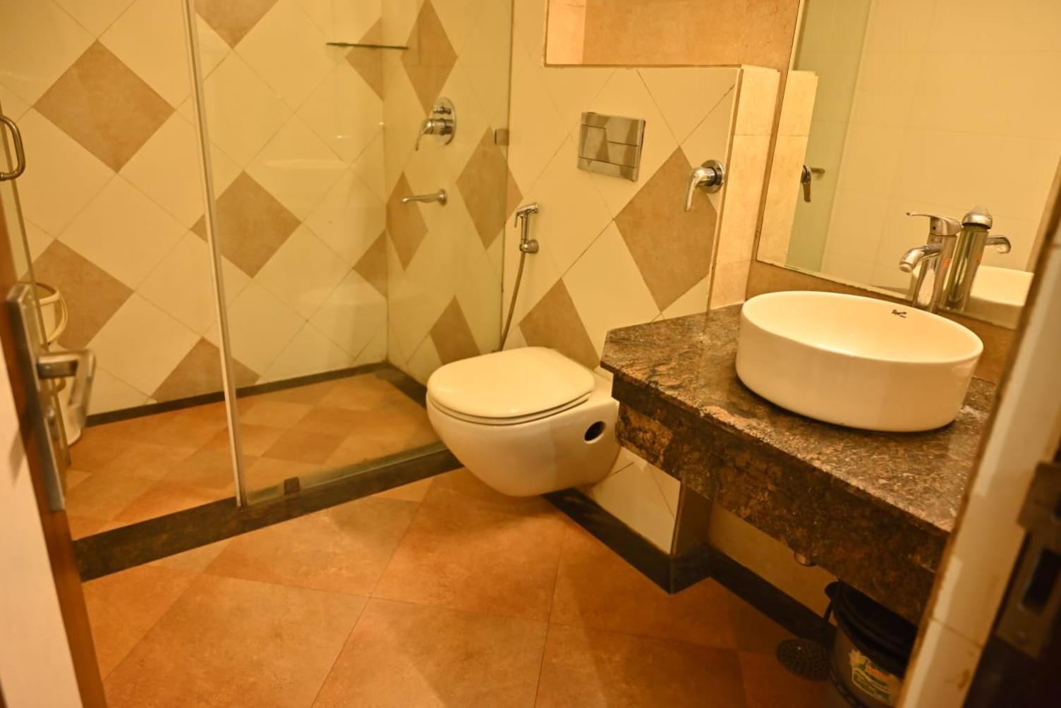 Hotel Royal Cottage Kanpur Bagian luar foto